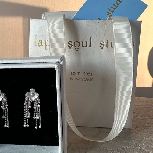 Solid 14k/18k Gold Ear Threaders - Picture 4 of 5